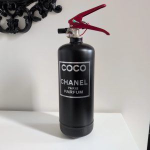 Extincteur inspiré Chanel
