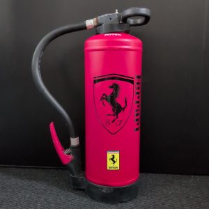 Extincteur rouge inspiré Ferrari